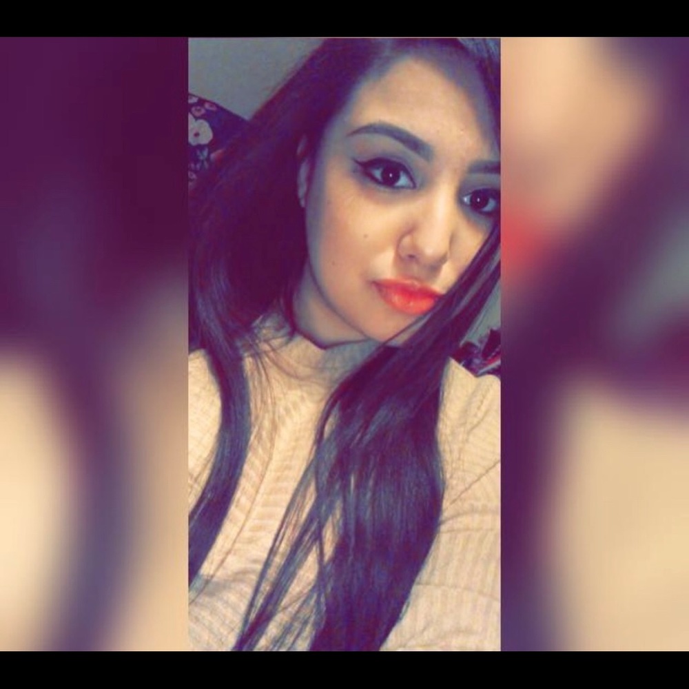 Meet your Posher, Leslie